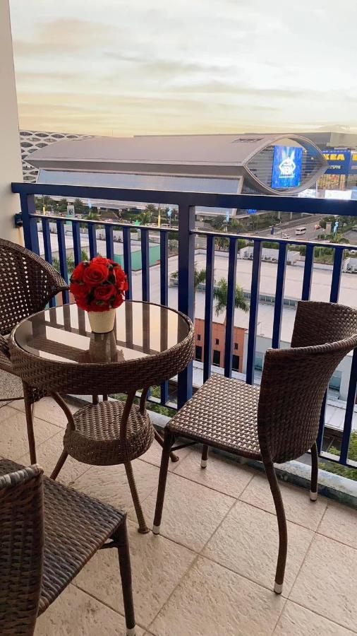 Azenith Staycation At Sea Residences Moa Pasay Exterior foto